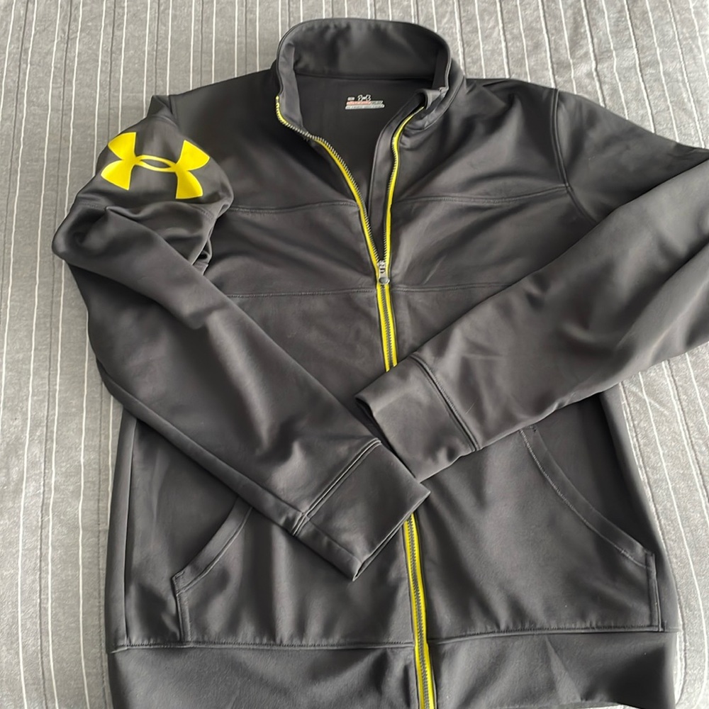EUC Under Armour zip up